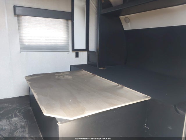 44608188 :رقم المزاد ، 4X4TCKG25NX155594 vin ، 2022 Forest River Other مزاد بيع