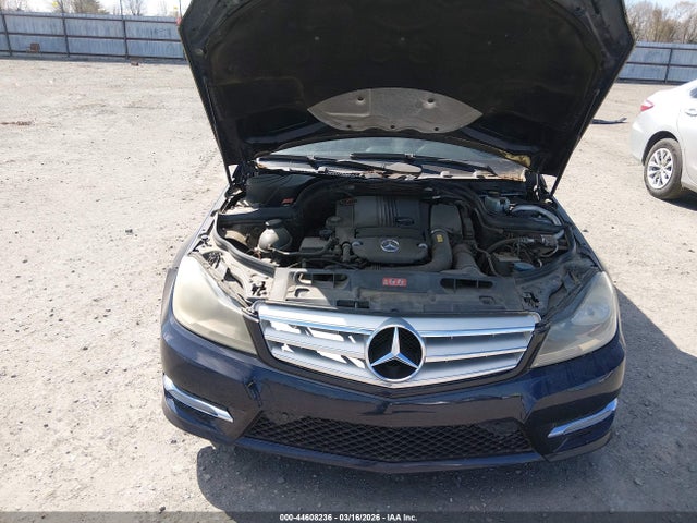 Продаж на аукціоні авто 2012 Mercedes-benz C 250 Sport, vin: WDDGF4HB0CA609393, номер лоту: 44608236