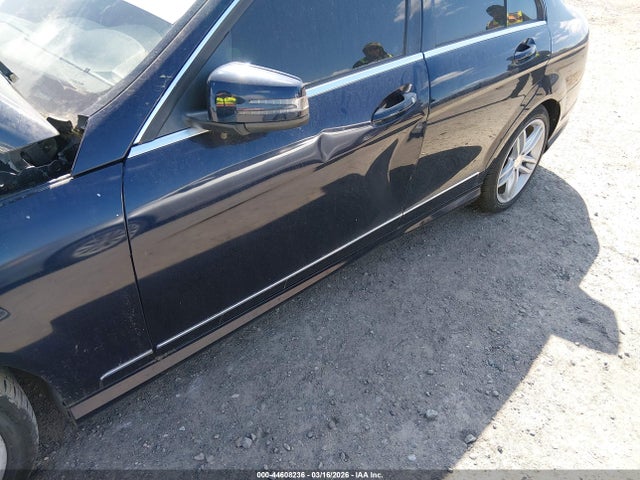 Продаж на аукціоні авто 2012 Mercedes-benz C 250 Sport, vin: WDDGF4HB0CA609393, номер лоту: 44608236