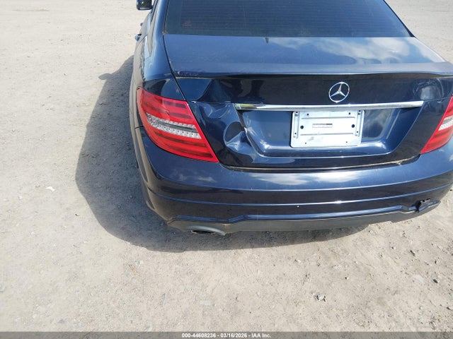 Продаж на аукціоні авто 2012 Mercedes-benz C 250 Sport, vin: WDDGF4HB0CA609393, номер лоту: 44608236