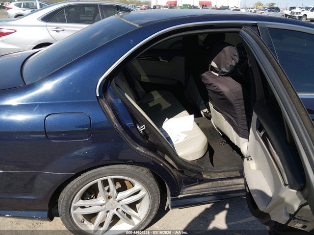 Продаж на аукціоні авто 2012 Mercedes-benz C 250 Sport, vin: WDDGF4HB0CA609393, номер лоту: 44608236