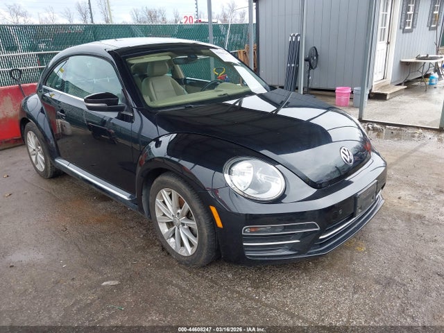 2018 VOLKSWAGEN BEETLE 3VWJD7AT2JM702343