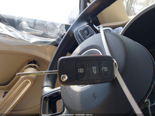 2018 VOLKSWAGEN BEETLE 3VWJD7AT2JM702343 Photo 10