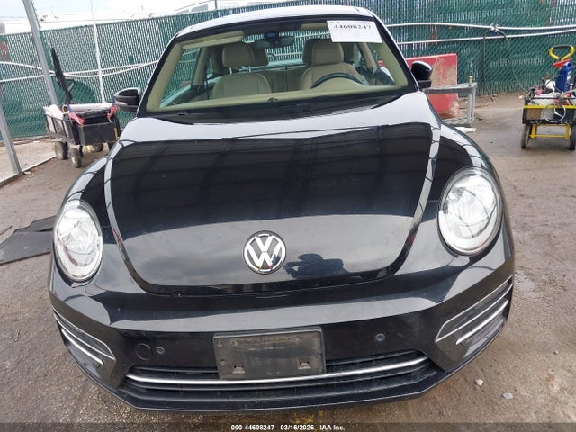 Aukcja sprzedaży 2018 Volkswagen Beetle 2.0t Se, vin: 3VWJD7AT2JM702343, numer aukcji: 44608247