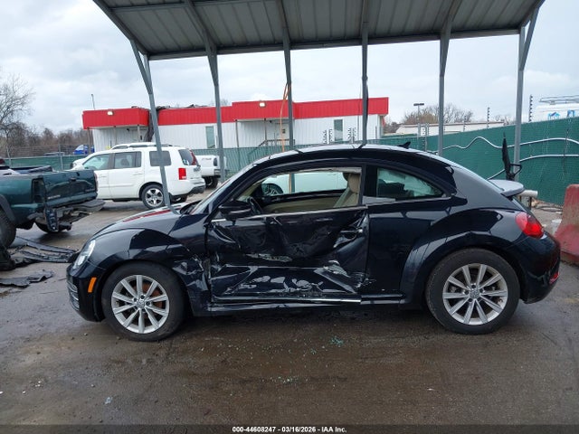 Aukcja sprzedaży 2018 Volkswagen Beetle 2.0t Se, vin: 3VWJD7AT2JM702343, numer aukcji: 44608247