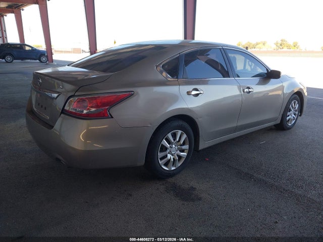 Nissan Altima 2.5 S 2015 1N4AL3AP8FC169074 Image 4