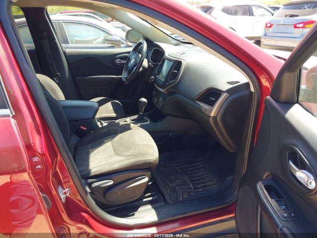 1C4PJLCB7GW291825 Jeep Cherokee Latitude
