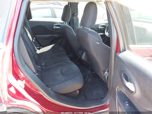 1C4PJLCB7GW291825 Jeep Cherokee Latitude