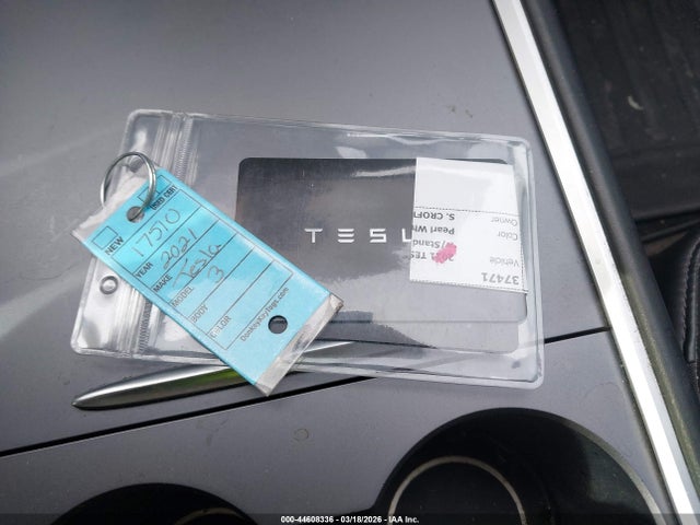 2021 Tesla Model 3 Standard Range Plus Rear-wheel Drive მანქანა იყიდება აუქციონზე, vin: 5YJ3E1EA5MF854186, აუქციონის ნომერი: 44608336