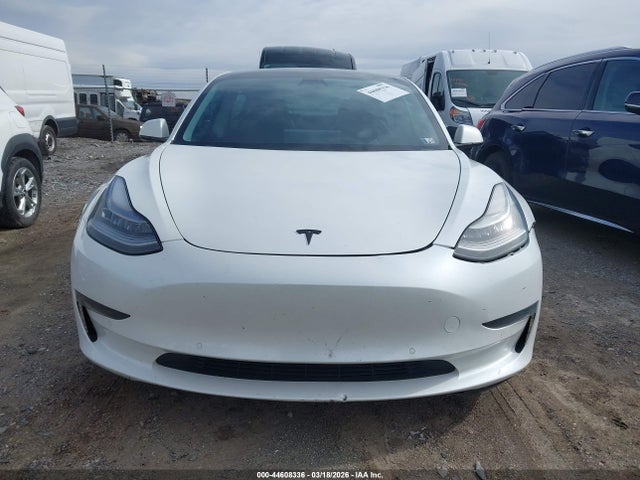 2021 Tesla Model 3 Standard Range Plus Rear-wheel Drive მანქანა იყიდება აუქციონზე, vin: 5YJ3E1EA5MF854186, აუქციონის ნომერი: 44608336