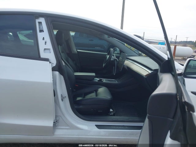 2021 Tesla Model 3 Standard Range Plus Rear-wheel Drive მანქანა იყიდება აუქციონზე, vin: 5YJ3E1EA5MF854186, აუქციონის ნომერი: 44608336