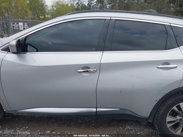 5N1AZ2MGXJN138691 Nissan MURANO SV