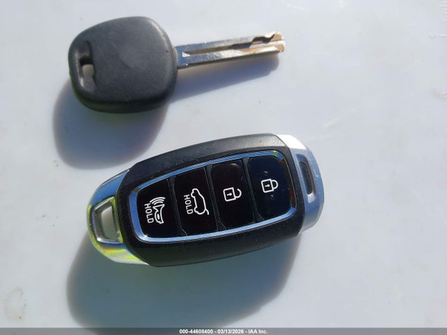 Продаж на аукціоні авто 2020 Hyundai Veloster 2.0 Premium, vin: KMHTG6AF9LU024708, номер лоту: 44608400