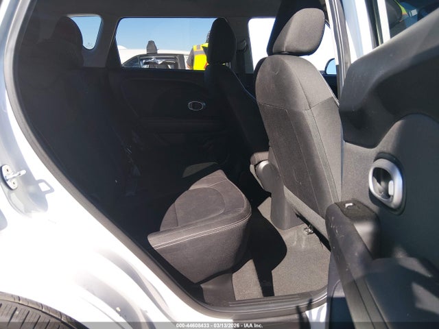 KNDJN2A23G7388053 KIA Soul