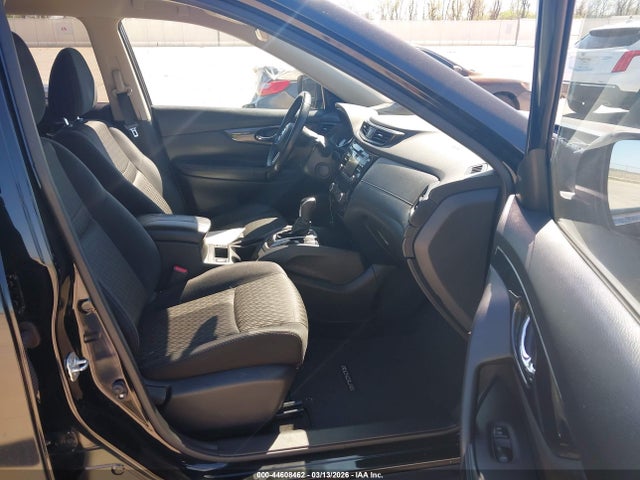 JN8AT2MV2HW252911 Nissan ROGUE SV