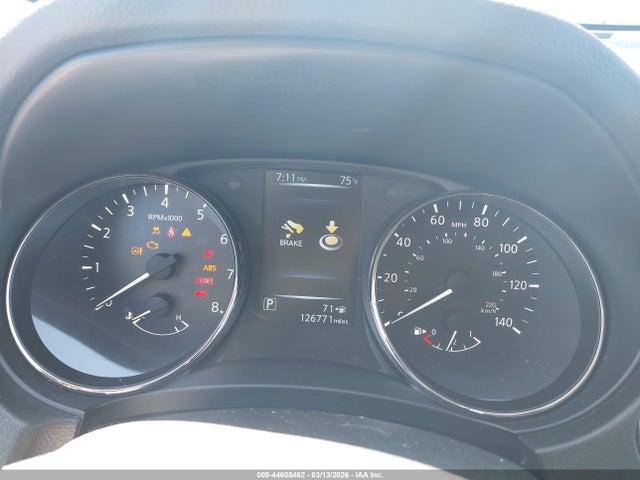 JN8AT2MV2HW252911 Nissan ROGUE SV
