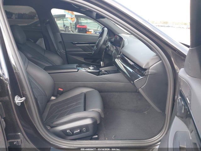 Продажа на аукционе авто 2025 Bmw 530i, vin: WBA43FJ06SCT35398, номер лота: 44608477
