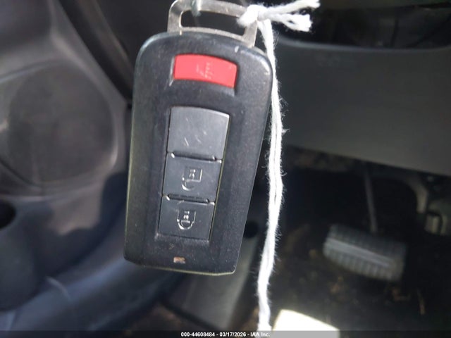 44608484 :رقم المزاد ، JA4AP3AW3JU002141 vin ، 2018 Mitsubishi Outlander Sport 2.4 Se مزاد بيع