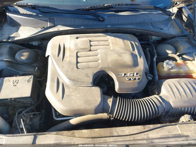 44608506 :رقم المزاد ، 2C3CCAEGXEH264902 vin ، 2014 Chrysler 300c مزاد بيع