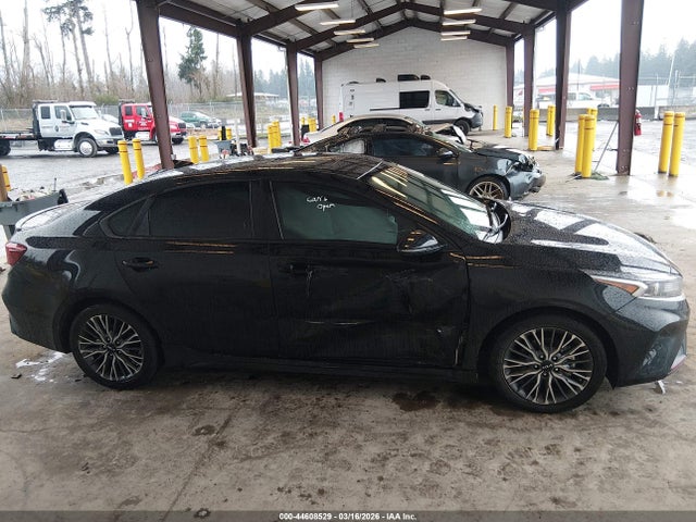 3KPF54AD5PE662596 KIA Forte Gt-line
