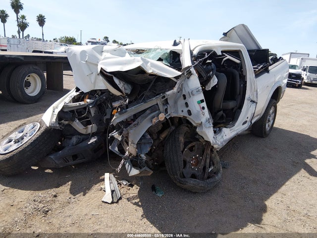 2016 RAM 2500 3C6UR5FL4GG244706 Photo 1