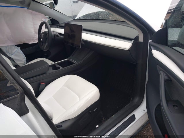 2023 TESLA MODEL Y 7SAYGDEE9PA062440 Photo 4