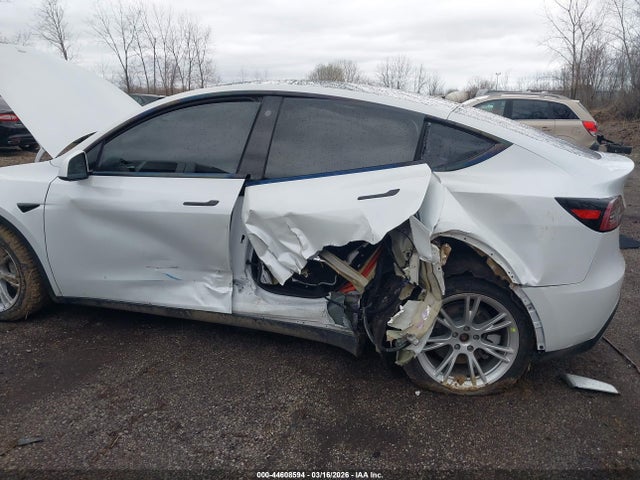 2023 TESLA MODEL Y 7SAYGDEE9PA062440 Photo 5