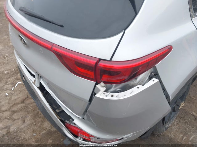 KNDPMCAC6J7349816 KIA Sportage Lx