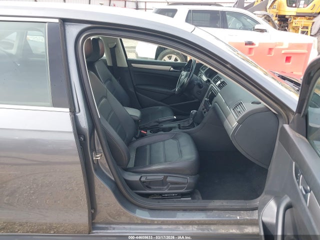 Продаж на аукціоні авто 2015 Volkswagen Passat 1.8t Limited Edition, vin: 1VWAT7A36FC113906, номер лоту: 44608633