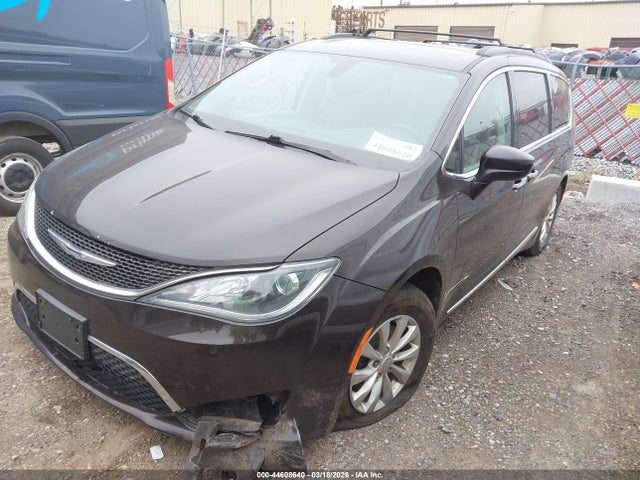 2017 Chrysler Pacifica Touring-l მანქანა იყიდება აუქციონზე, vin: 2C4RC1BG4HR539334, აუქციონის ნომერი: 44608640