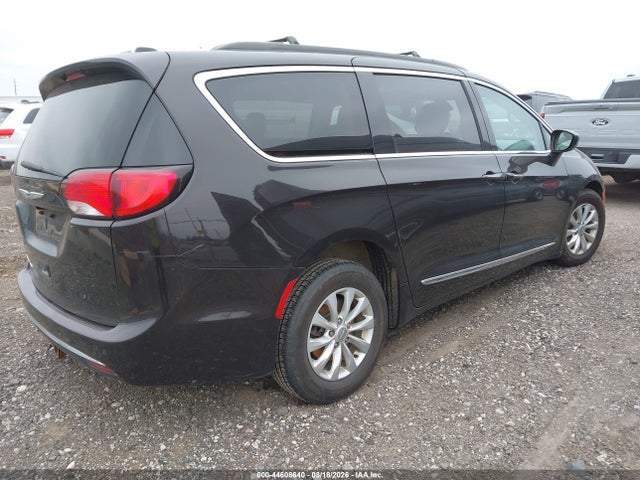2017 Chrysler Pacifica Touring-l მანქანა იყიდება აუქციონზე, vin: 2C4RC1BG4HR539334, აუქციონის ნომერი: 44608640
