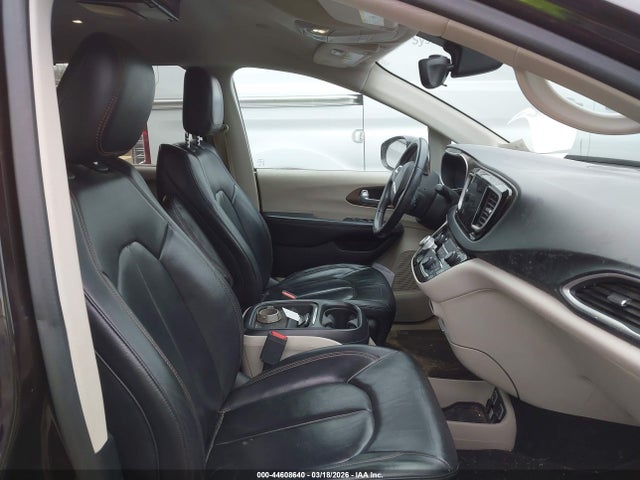 2017 Chrysler Pacifica Touring-l მანქანა იყიდება აუქციონზე, vin: 2C4RC1BG4HR539334, აუქციონის ნომერი: 44608640