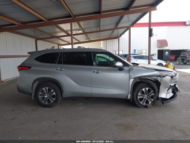 2021 Toyota Highlander Xle მანქანა იყიდება აუქციონზე, vin: 5TDGZRBH4MS069479, აუქციონის ნომერი: 44608688