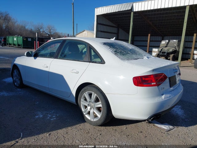 2011 AUDI A4 WAUBFAFL8BA112716 Photo 2