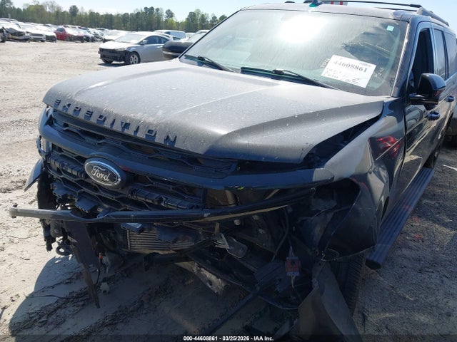 1FMJK2AT8NEA01924 Ford Expedition Max Limited