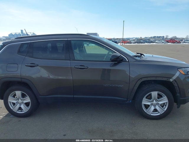 44608955 :رقم المزاد ، 3C4NJDBB4NT232538 vin ، 2022 Jeep Compass Latitude 4x4 مزاد بيع