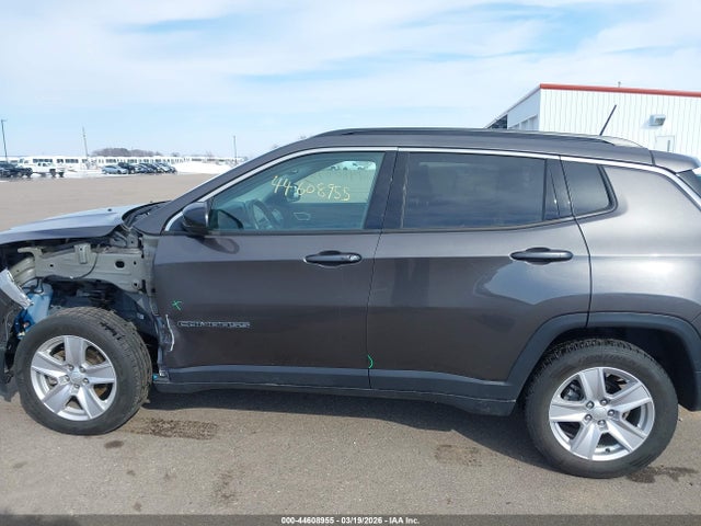 44608955 :رقم المزاد ، 3C4NJDBB4NT232538 vin ، 2022 Jeep Compass Latitude 4x4 مزاد بيع