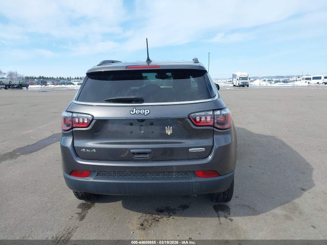 44608955 :رقم المزاد ، 3C4NJDBB4NT232538 vin ، 2022 Jeep Compass Latitude 4x4 مزاد بيع