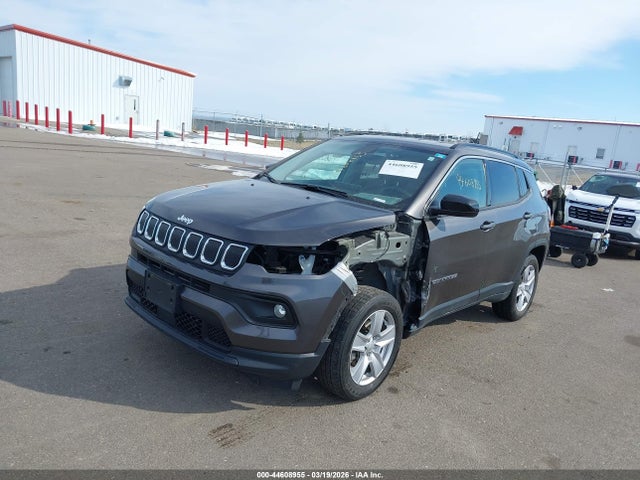 44608955 :رقم المزاد ، 3C4NJDBB4NT232538 vin ، 2022 Jeep Compass Latitude 4x4 مزاد بيع