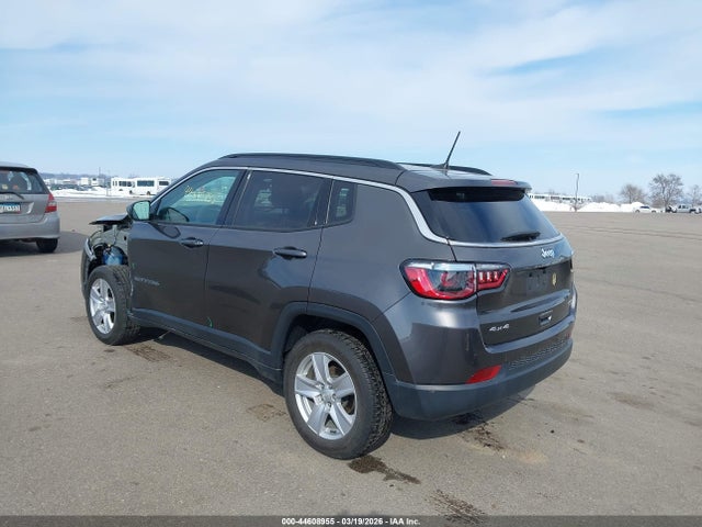 44608955 :رقم المزاد ، 3C4NJDBB4NT232538 vin ، 2022 Jeep Compass Latitude 4x4 مزاد بيع