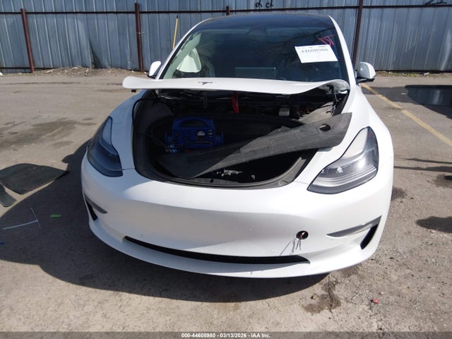 44608980 :رقم المزاد ، 5YJ3E1EB3NF257659 vin ، 2022 Tesla Model 3 Long Range Dual Motor All-wheel Drive مزاد بيع
