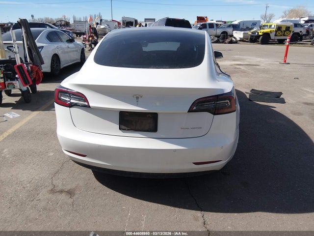 44608980 :رقم المزاد ، 5YJ3E1EB3NF257659 vin ، 2022 Tesla Model 3 Long Range Dual Motor All-wheel Drive مزاد بيع