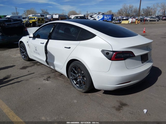 44608980 :رقم المزاد ، 5YJ3E1EB3NF257659 vin ، 2022 Tesla Model 3 Long Range Dual Motor All-wheel Drive مزاد بيع