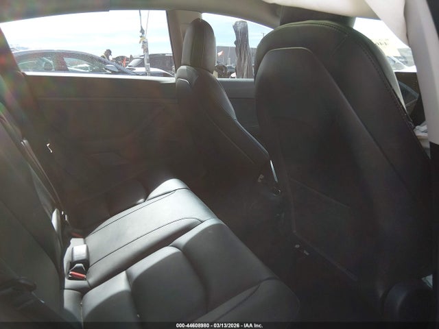44608980 :رقم المزاد ، 5YJ3E1EB3NF257659 vin ، 2022 Tesla Model 3 Long Range Dual Motor All-wheel Drive مزاد بيع