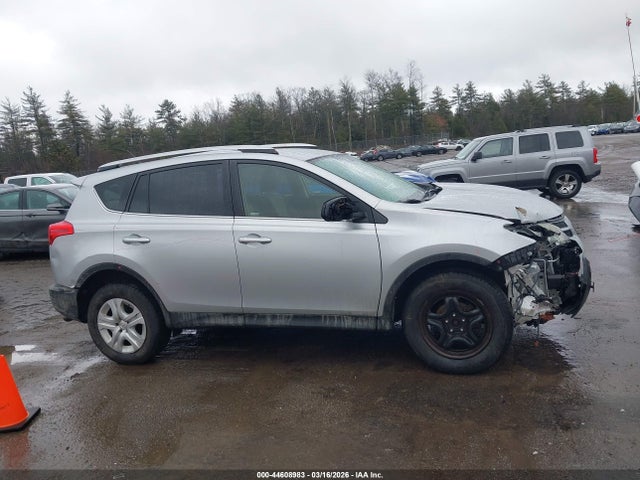 JTMBFREVXFJ022381 Toyota RAV4 LE