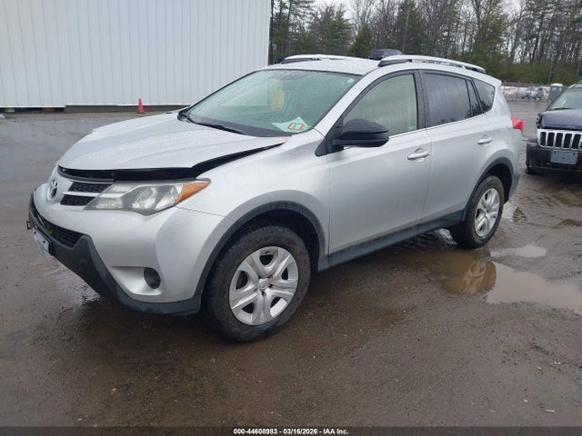 JTMBFREVXFJ022381 Toyota RAV4 LE