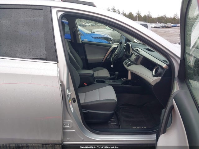 JTMBFREVXFJ022381 Toyota RAV4 LE