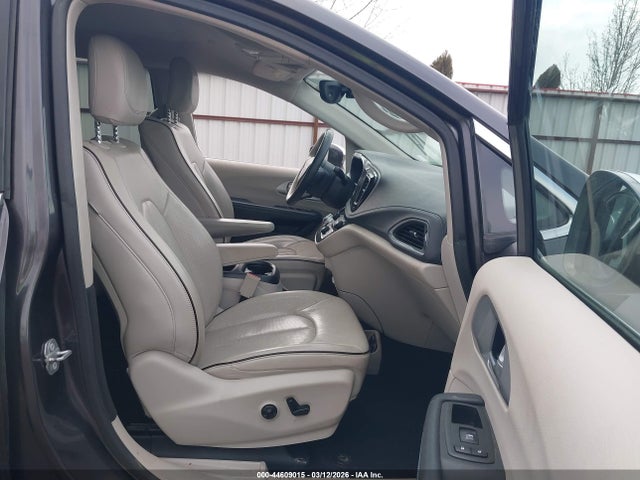 2018 CHRYSLER PACIFICA HYBRID 2C4RC1N72JR278190 Photo 4