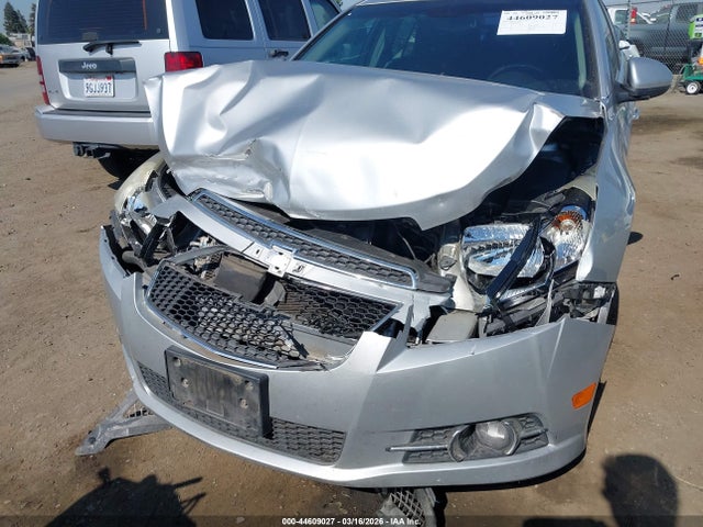 2014 CHEVROLET CRUZE 1G1PC5SB6E7239464 Photo 5