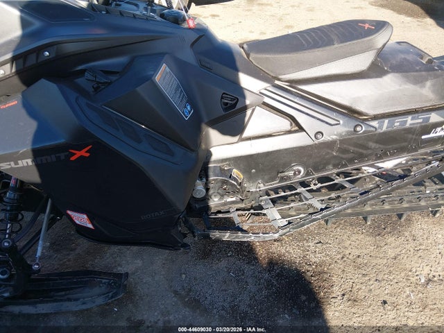 Ski-Doo Summit X 850 2022 2BPSTJNA0NV000799 Image 6